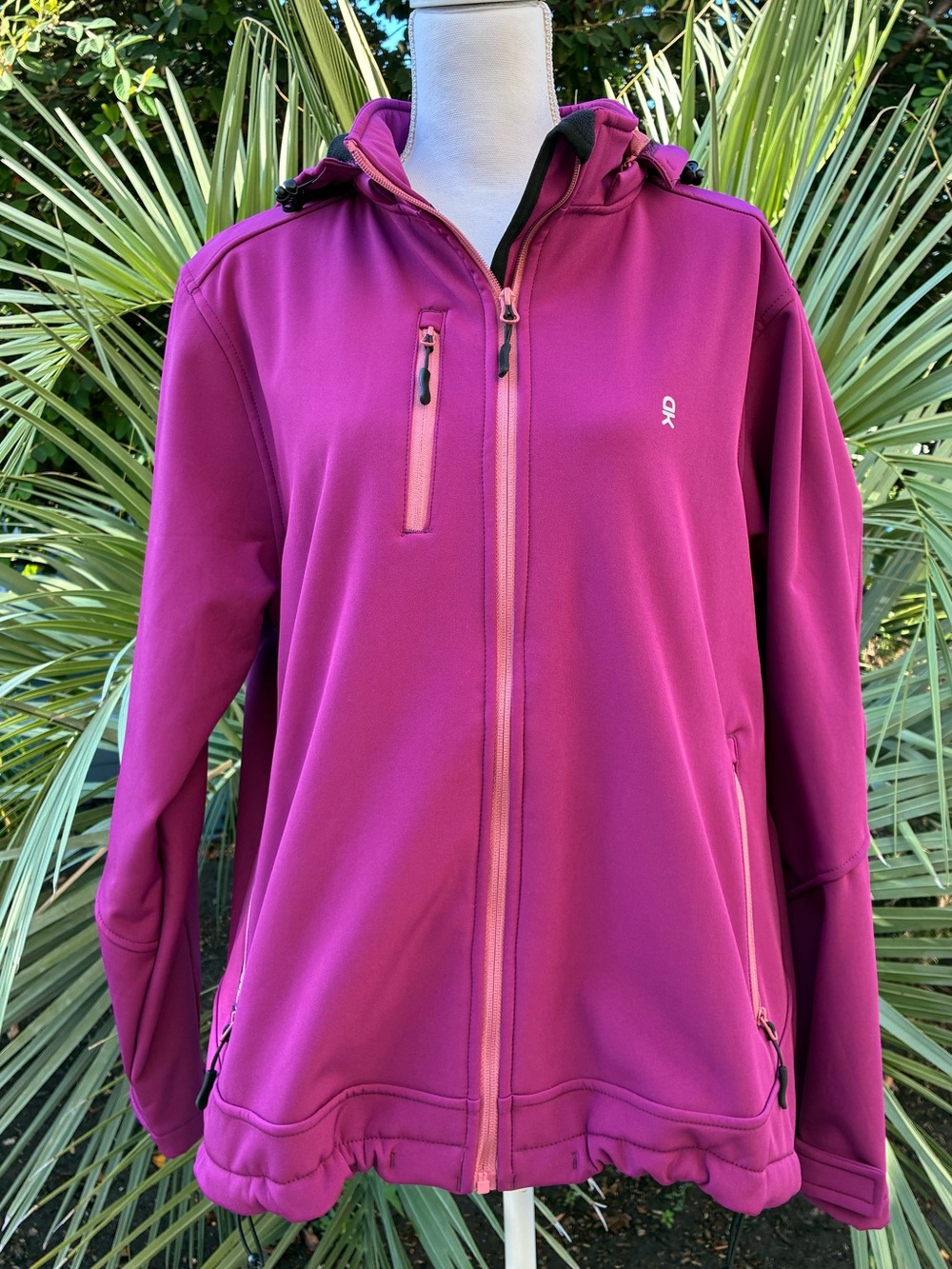 Women’s Little Donkey Andy Fuchsia Softshell Jacket NWT Size Medium